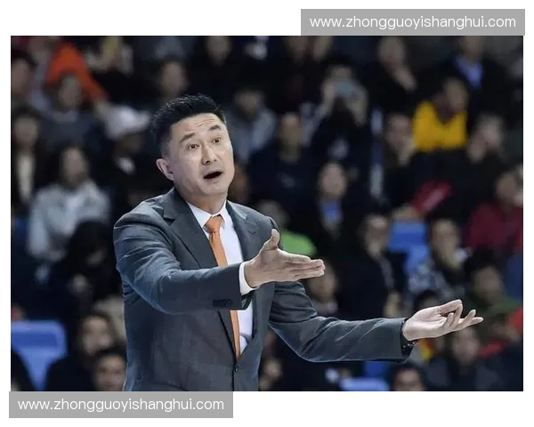 广东宏远锋线遭遇伤病困扰，杜锋指导需激活更多年轻球员以维持阵容轮换
